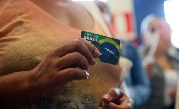 Divulgado calendário de pagamentos do Auxílio Brasil para 2023.