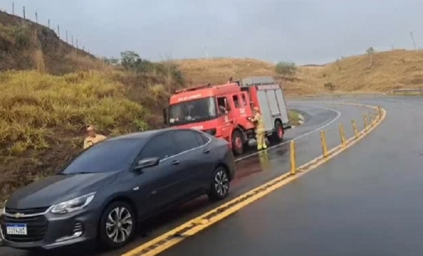 Dois acidentes so registrados na BR-356 em Italva na manh desta segunda-feira (1)