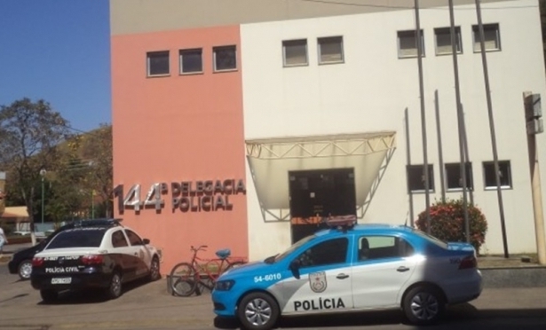 Policial suspeito de matar morador de Bom Jesus do Itabapoana se apresenta na delegacia, mas é liberado por falta de mandado